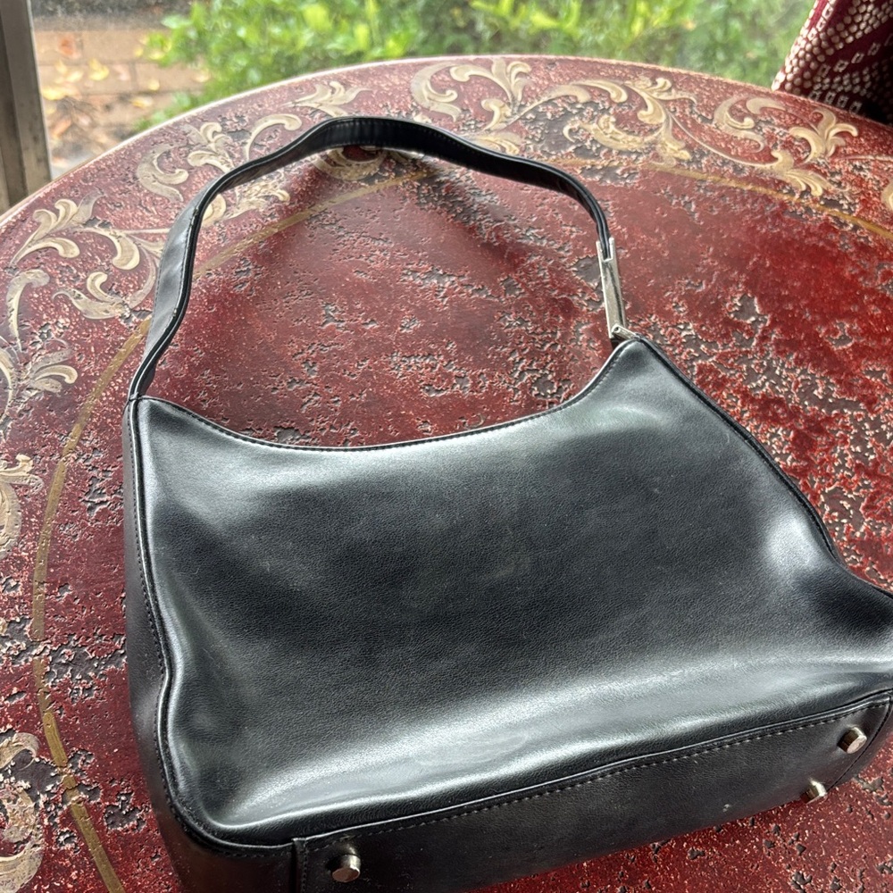 Guess Elegant Black Shoulder Bag